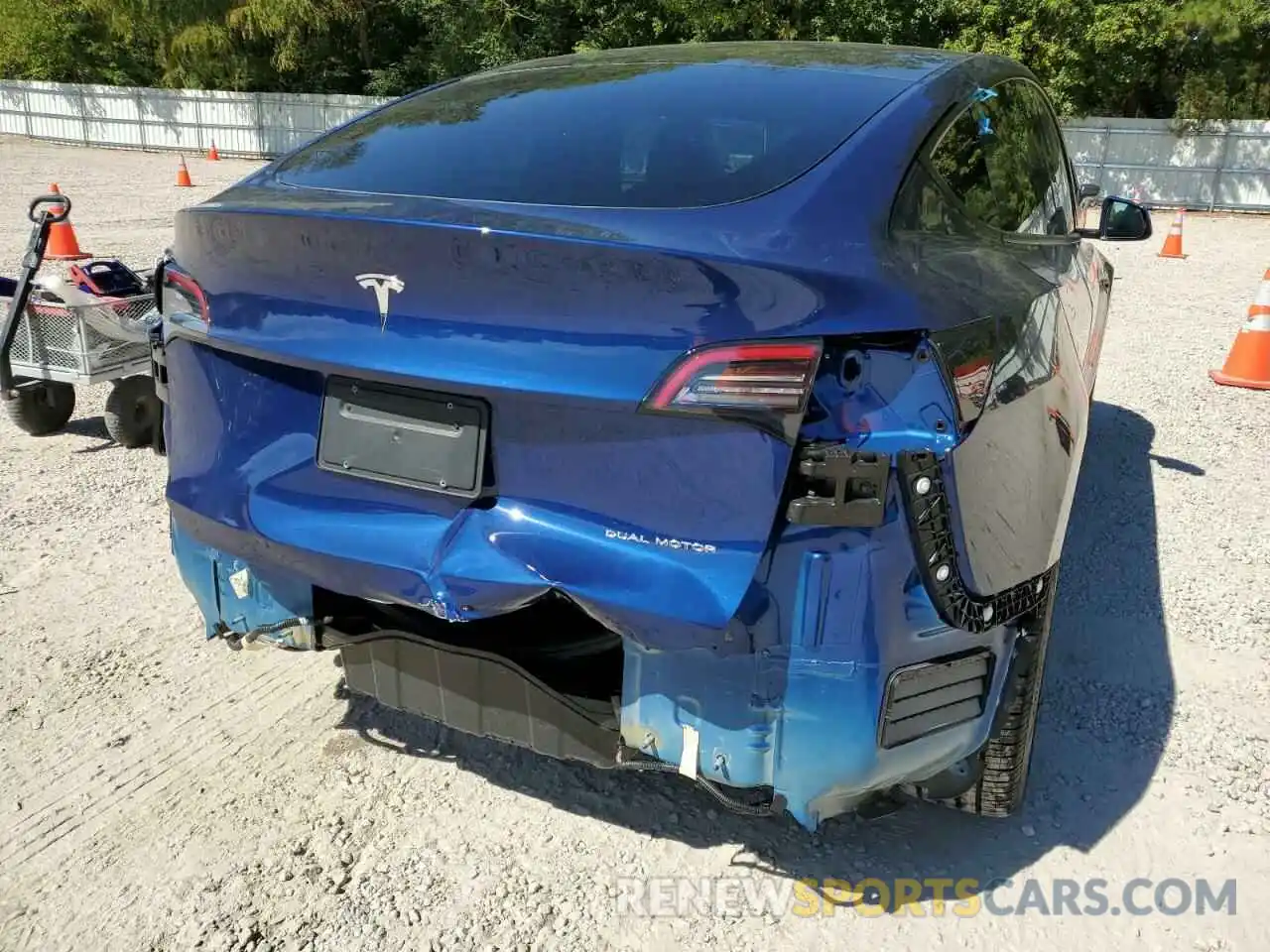 9 Photograph of a damaged car 5YJYGDEE4MF111507 TESLA MODEL Y 2021