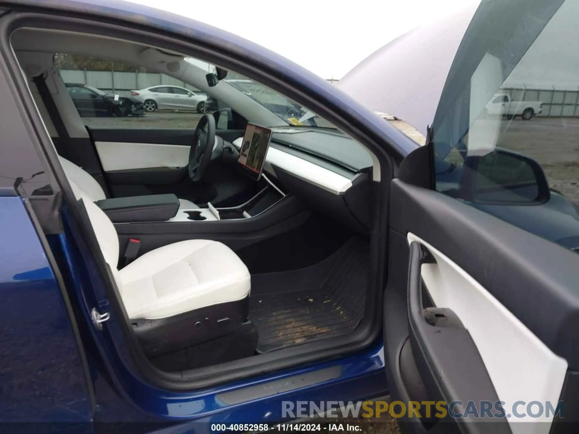 5 Photograph of a damaged car 5YJYGDEE4MF112351 TESLA MODEL Y 2021