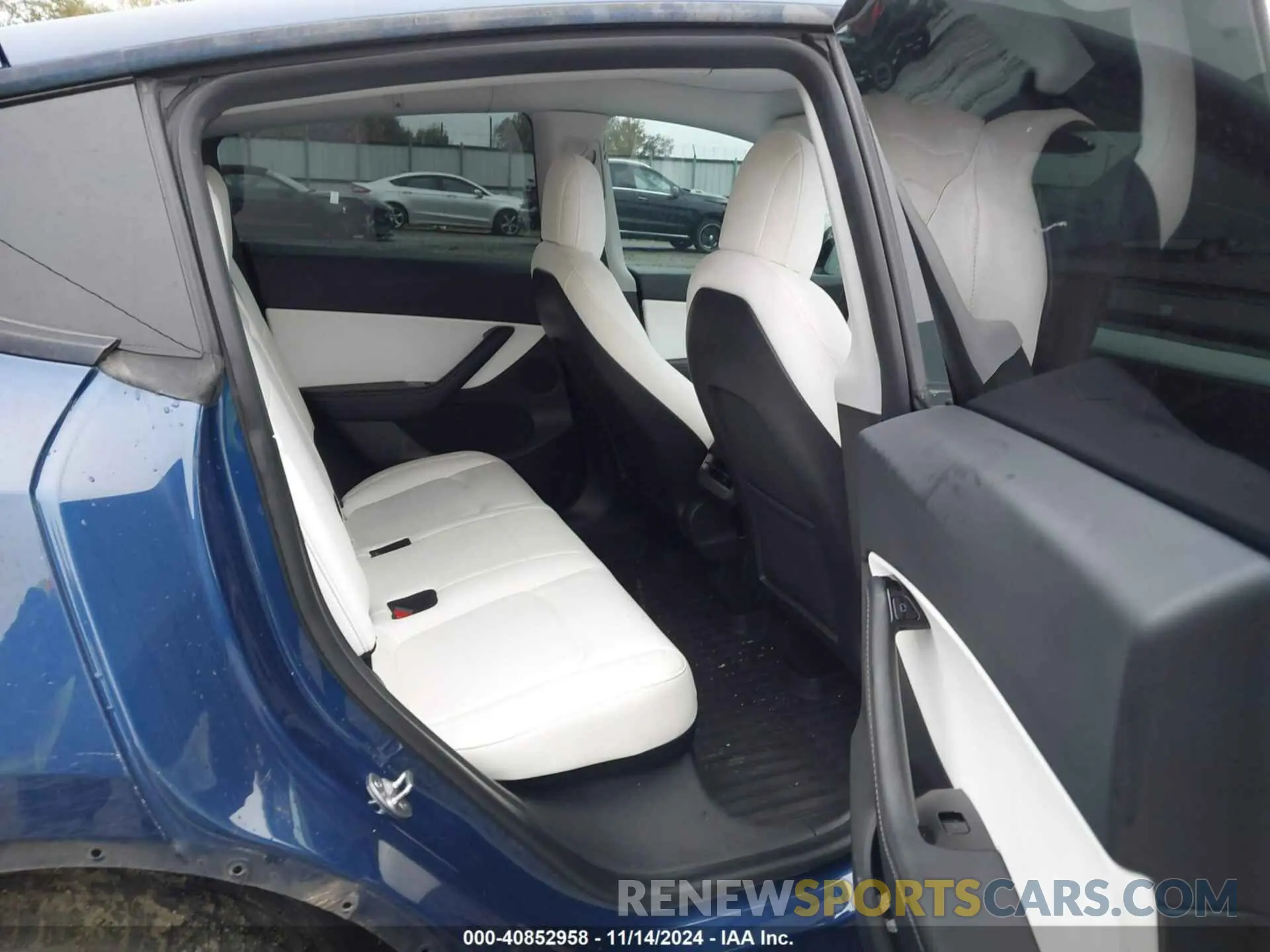 8 Photograph of a damaged car 5YJYGDEE4MF112351 TESLA MODEL Y 2021