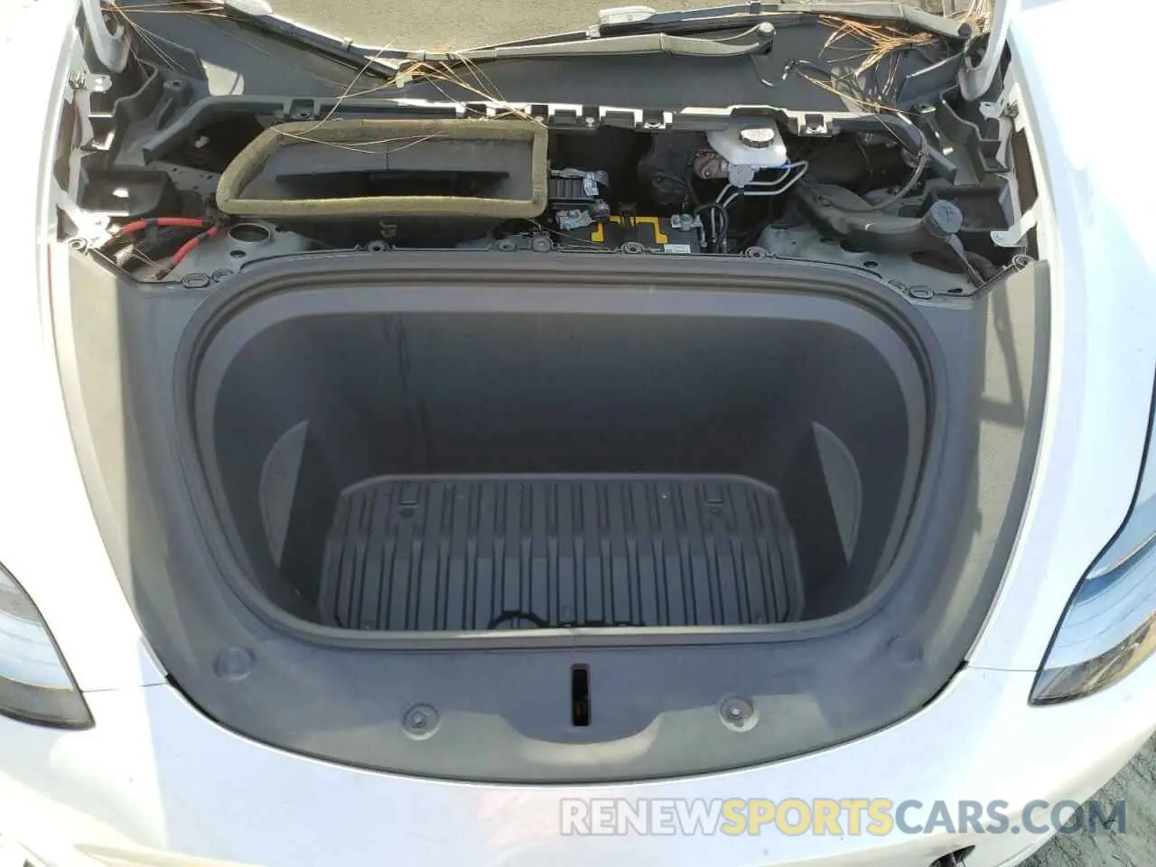 12 Photograph of a damaged car 5YJYGDEE4MF114374 TESLA MODEL Y 2021