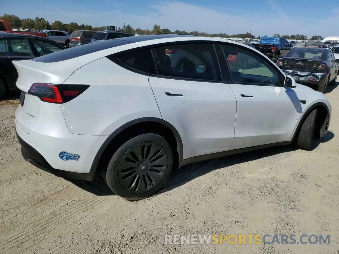 3 Photograph of a damaged car 5YJYGDEE4MF114374 TESLA MODEL Y 2021
