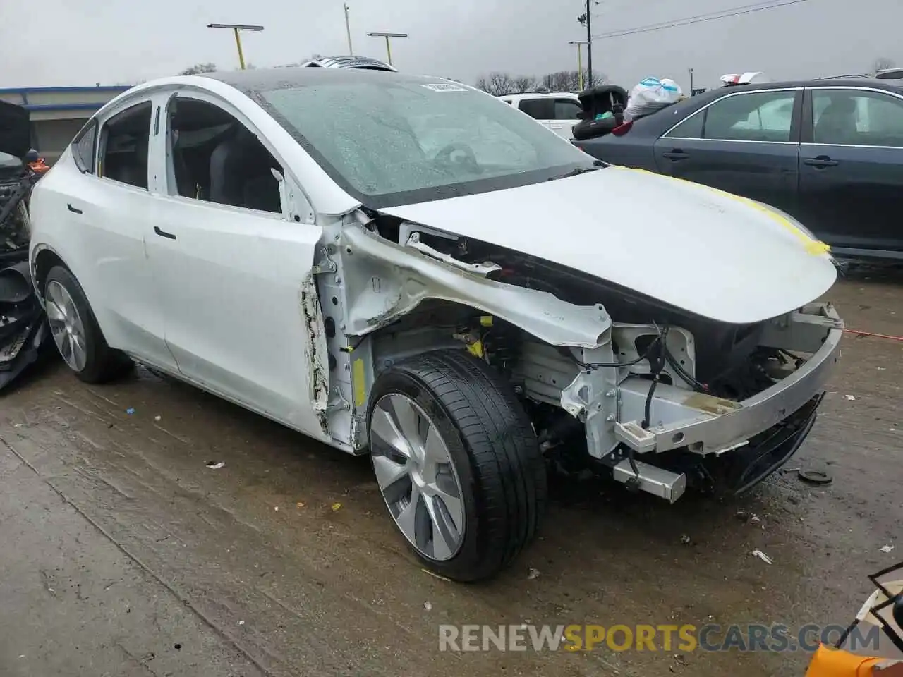 4 Photograph of a damaged car 5YJYGDEE4MF117050 TESLA MODEL Y 2021