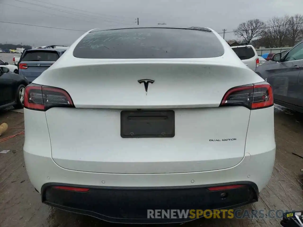 6 Photograph of a damaged car 5YJYGDEE4MF117050 TESLA MODEL Y 2021