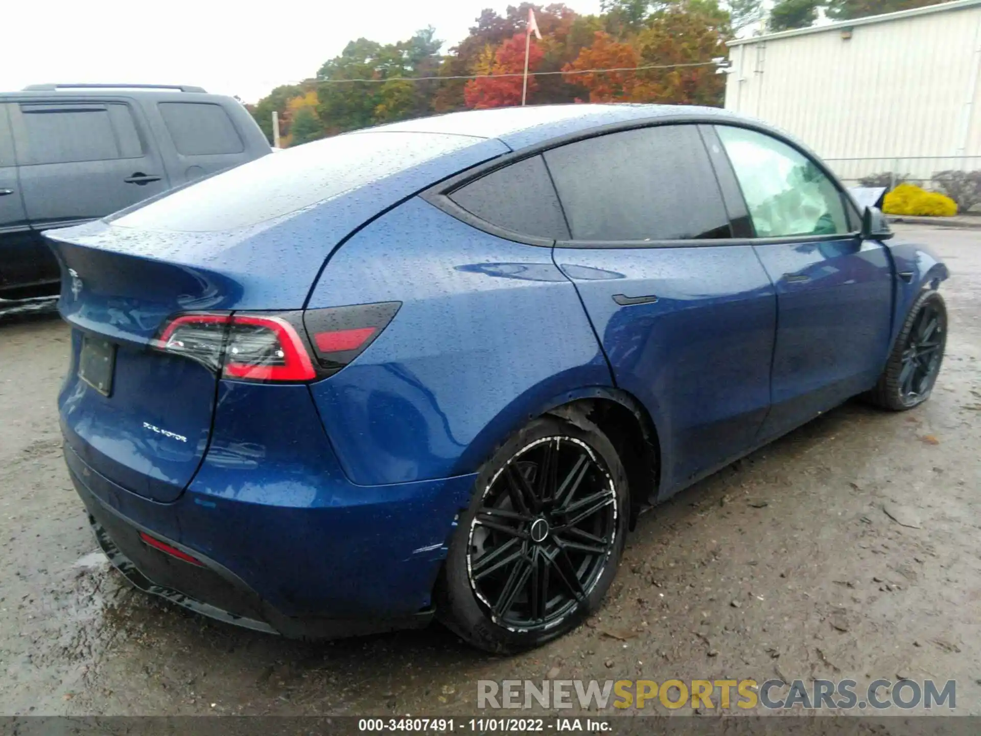 4 Photograph of a damaged car 5YJYGDEE4MF117081 TESLA MODEL Y 2021