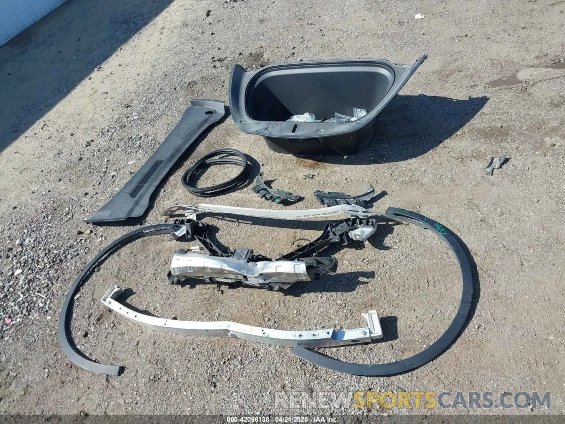 12 Photograph of a damaged car 5YJYGDEE4MF122362 TESLA MODEL Y 2021