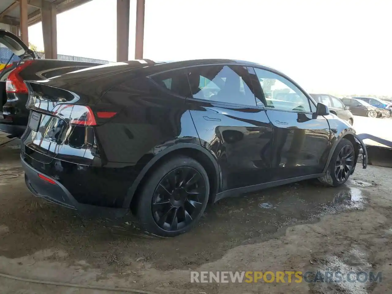 3 Photograph of a damaged car 5YJYGDEE4MF125570 TESLA MODEL Y 2021