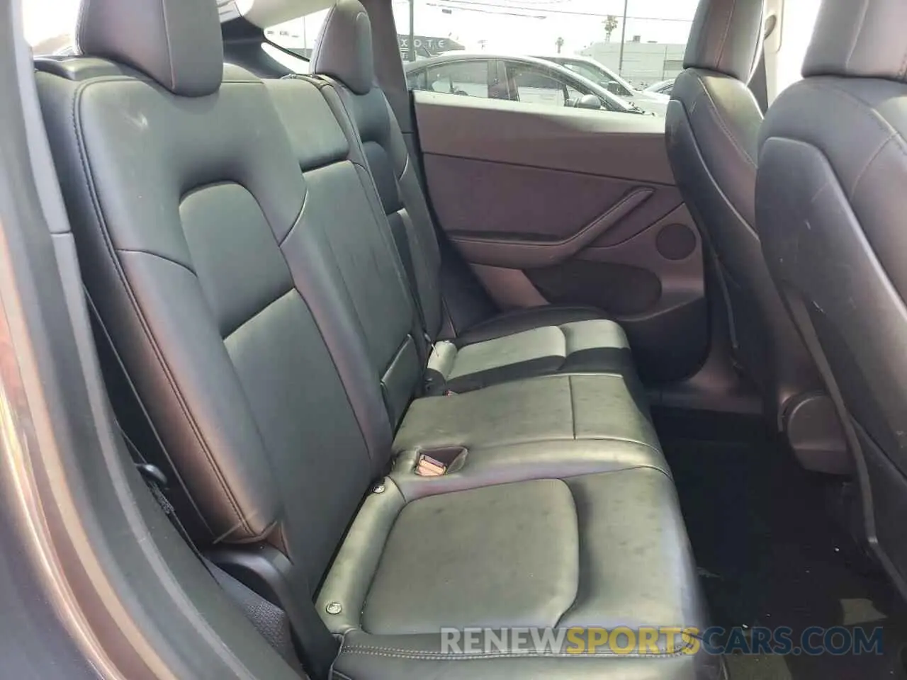 10 Photograph of a damaged car 5YJYGDEE4MF131109 TESLA MODEL Y 2021
