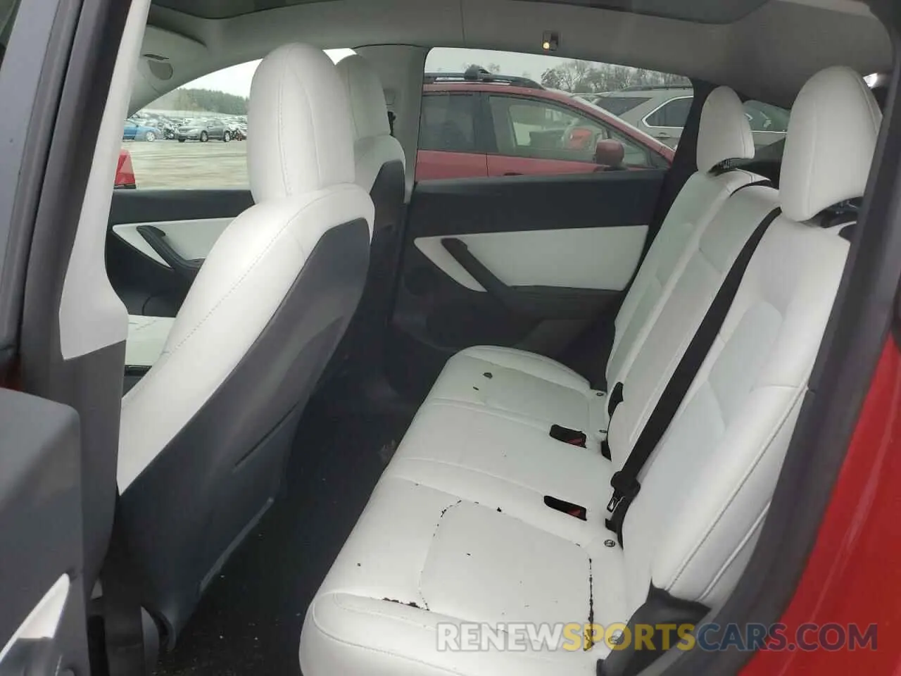10 Photograph of a damaged car 5YJYGDEE4MF144152 TESLA MODEL Y 2021