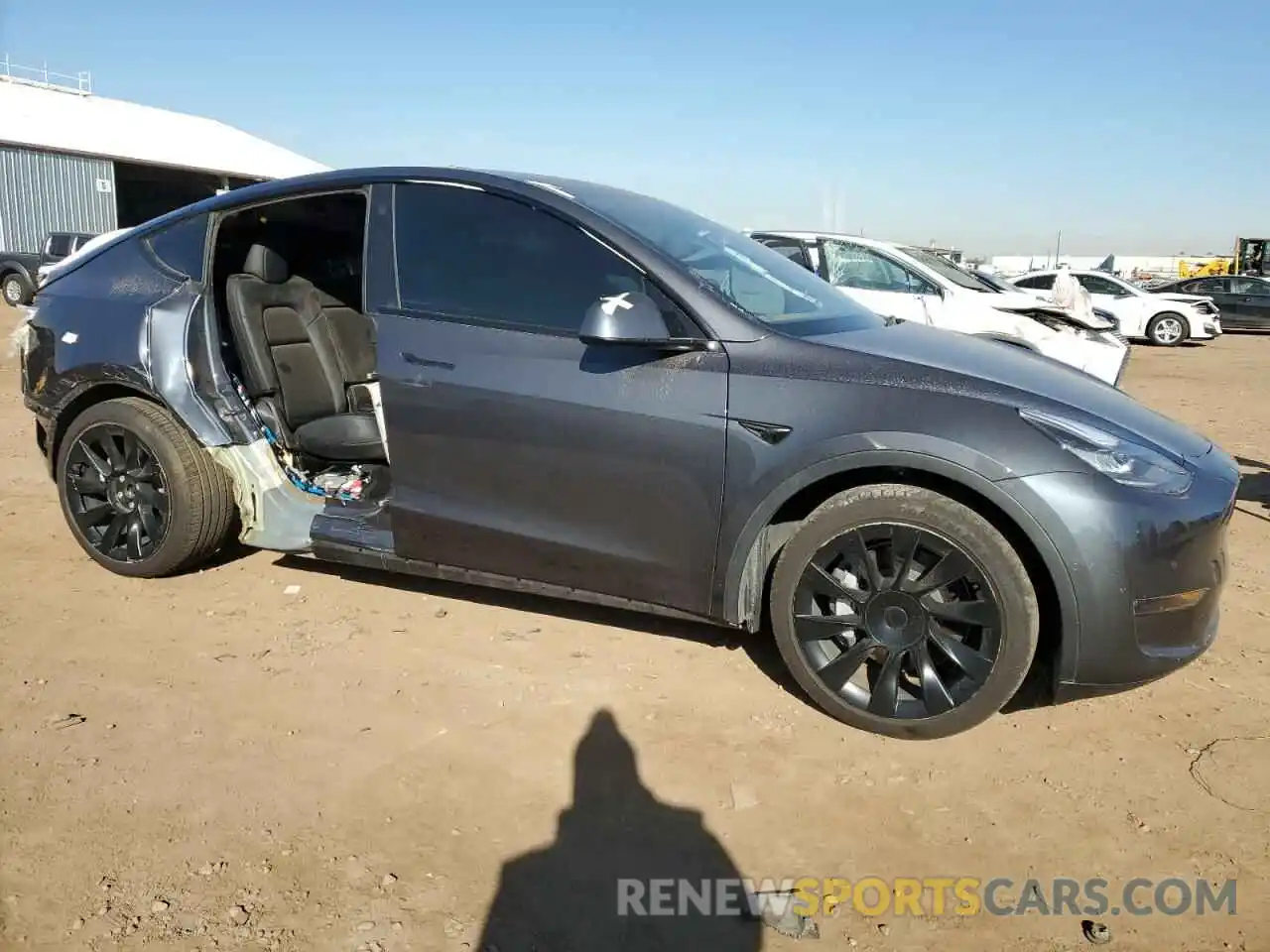 4 Photograph of a damaged car 5YJYGDEE4MF152865 TESLA MODEL Y 2021