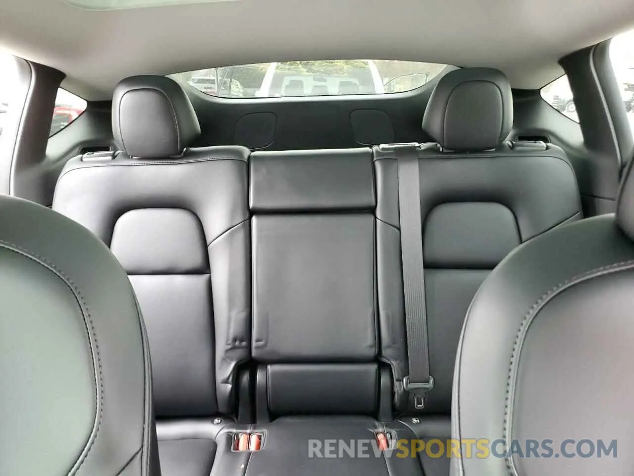 10 Photograph of a damaged car 5YJYGDEE4MF174283 TESLA MODEL Y 2021