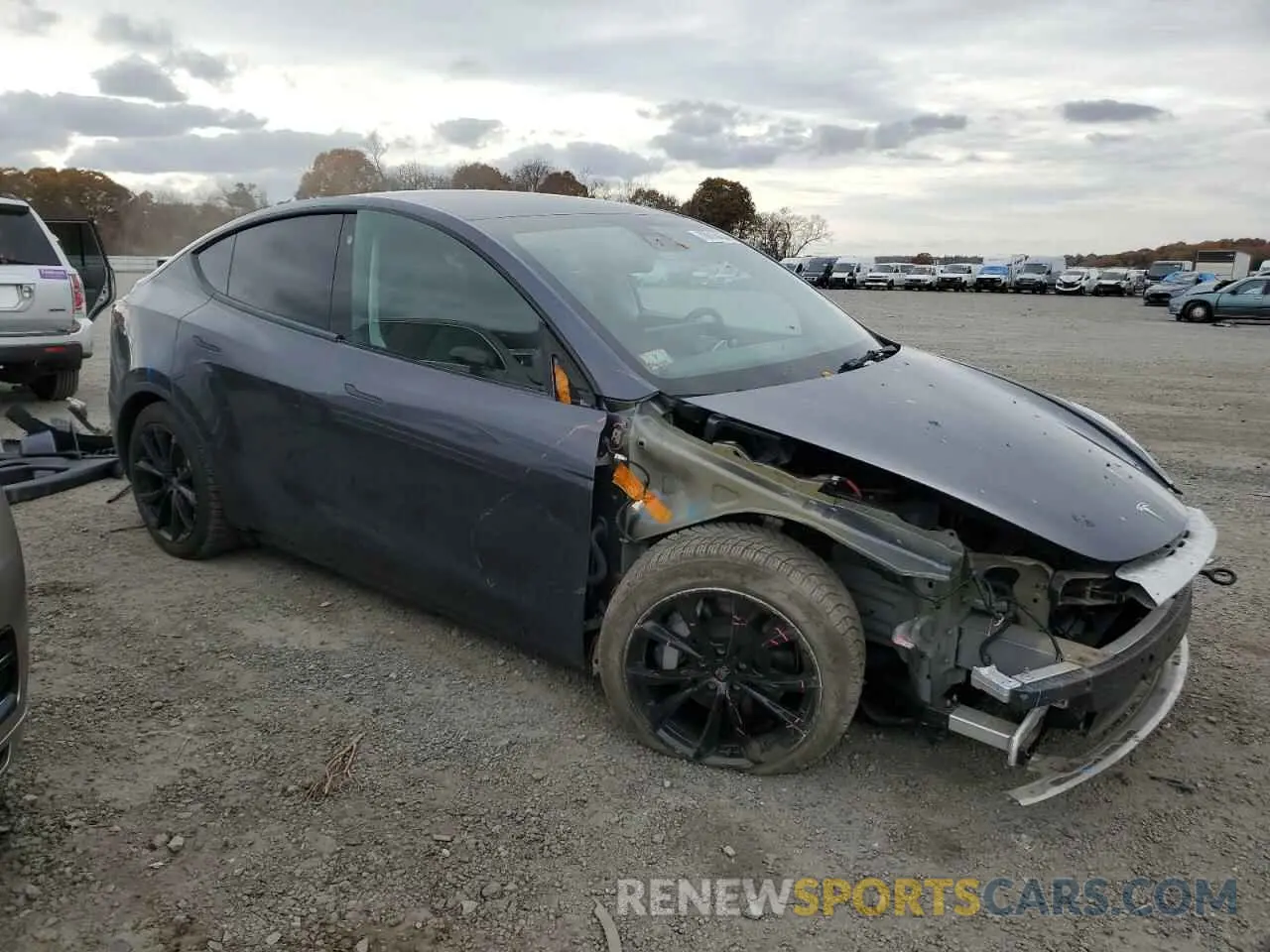 4 Photograph of a damaged car 5YJYGDEE4MF174283 TESLA MODEL Y 2021