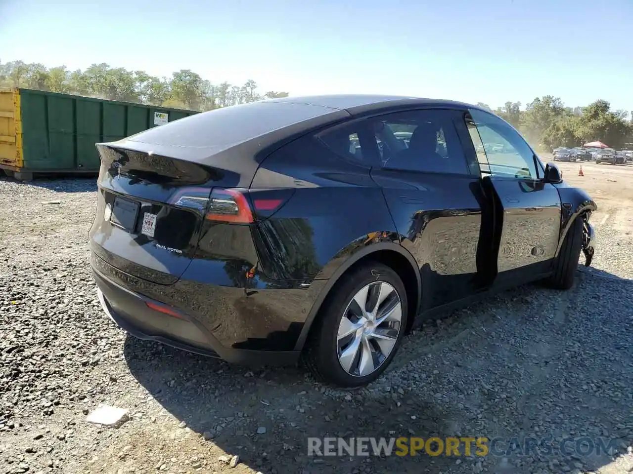 4 Photograph of a damaged car 5YJYGDEE4MF185817 TESLA MODEL Y 2021