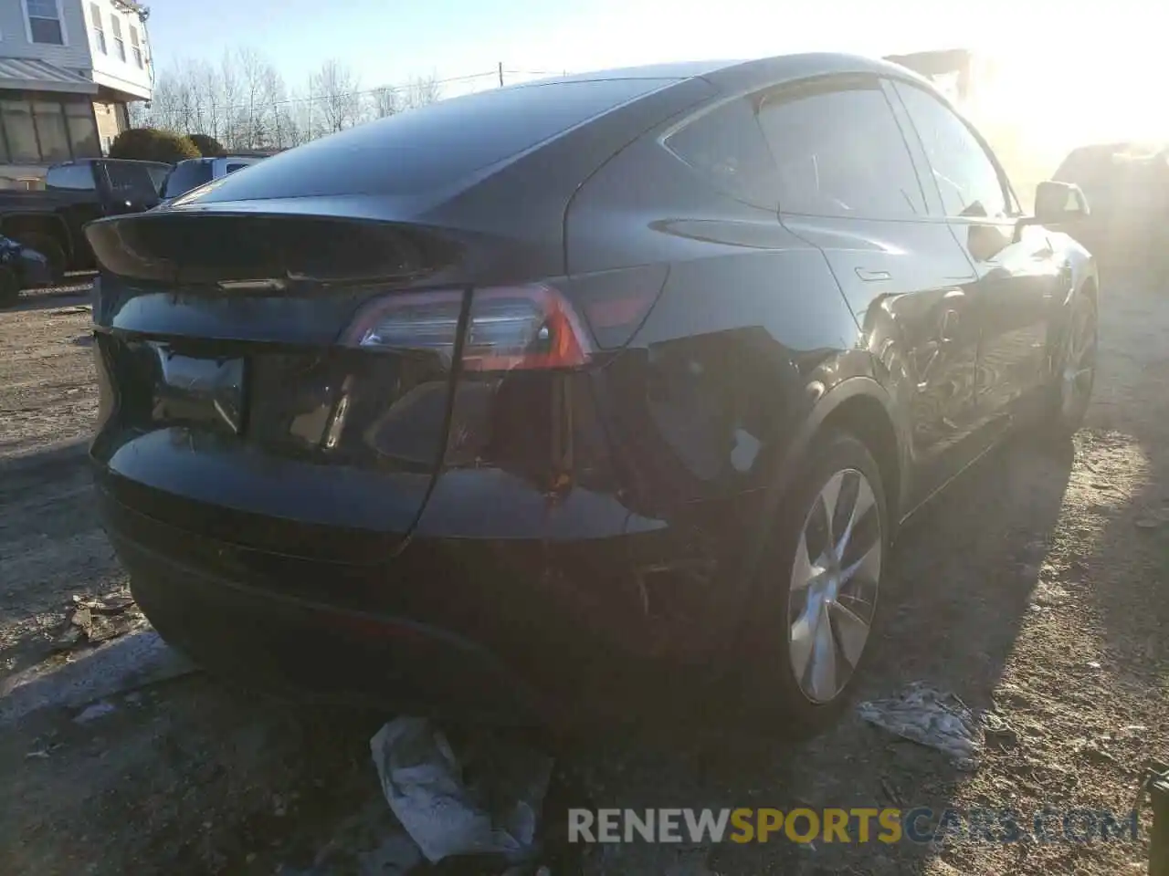 4 Photograph of a damaged car 5YJYGDEE4MF186787 TESLA MODEL Y 2021