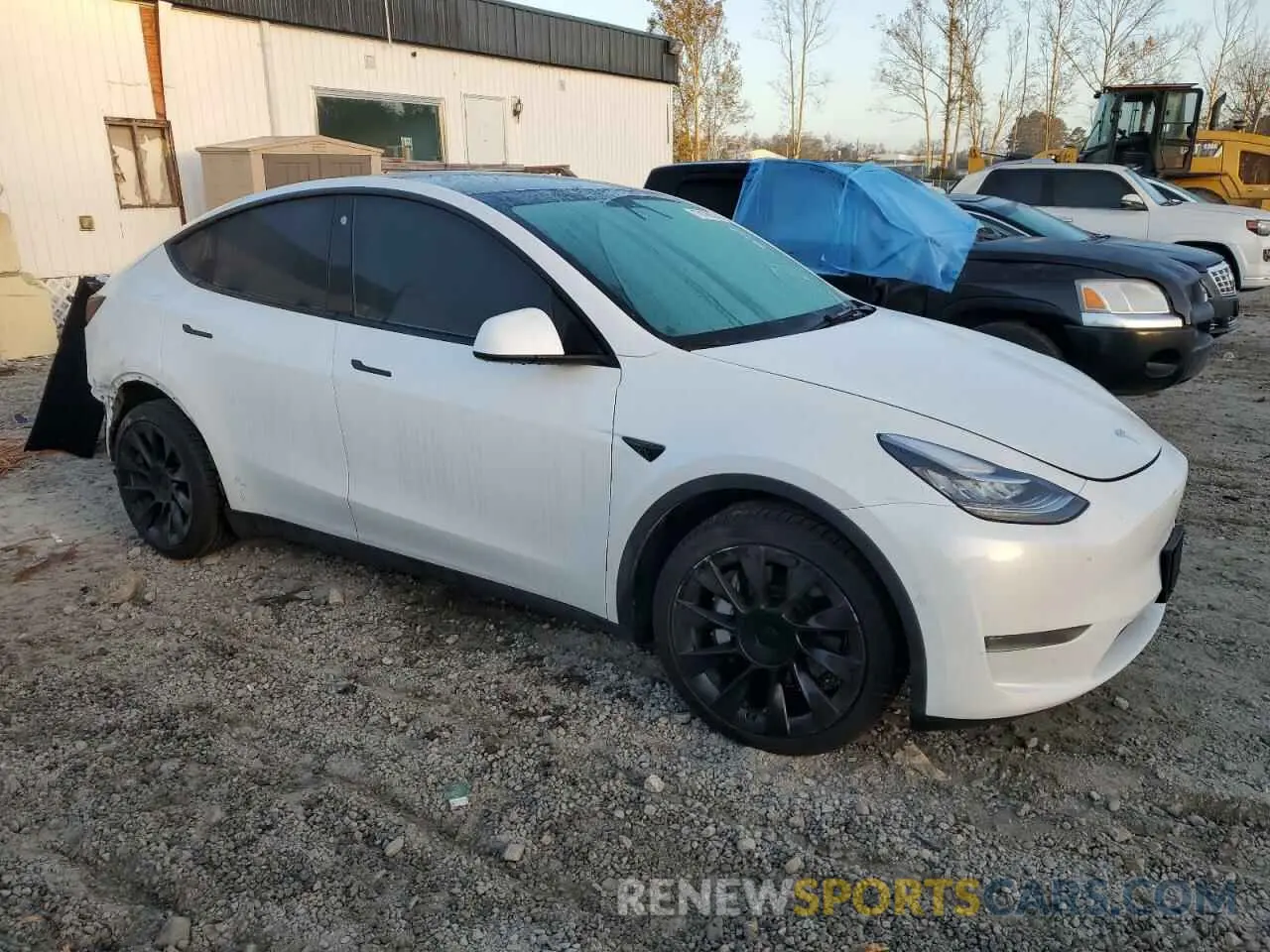 4 Photograph of a damaged car 5YJYGDEE4MF191973 TESLA MODEL Y 2021