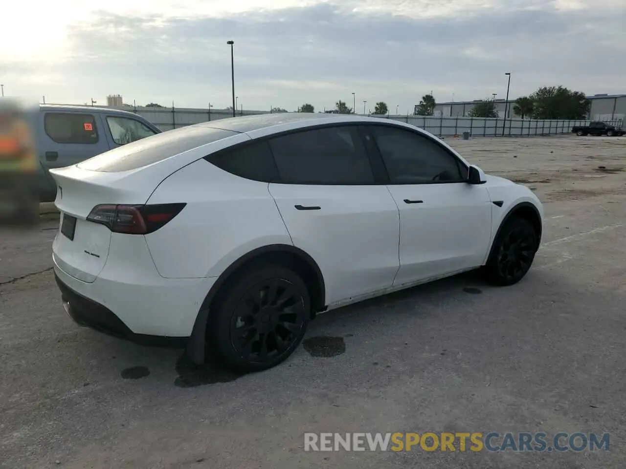 3 Photograph of a damaged car 5YJYGDEE4MF195473 TESLA MODEL Y 2021