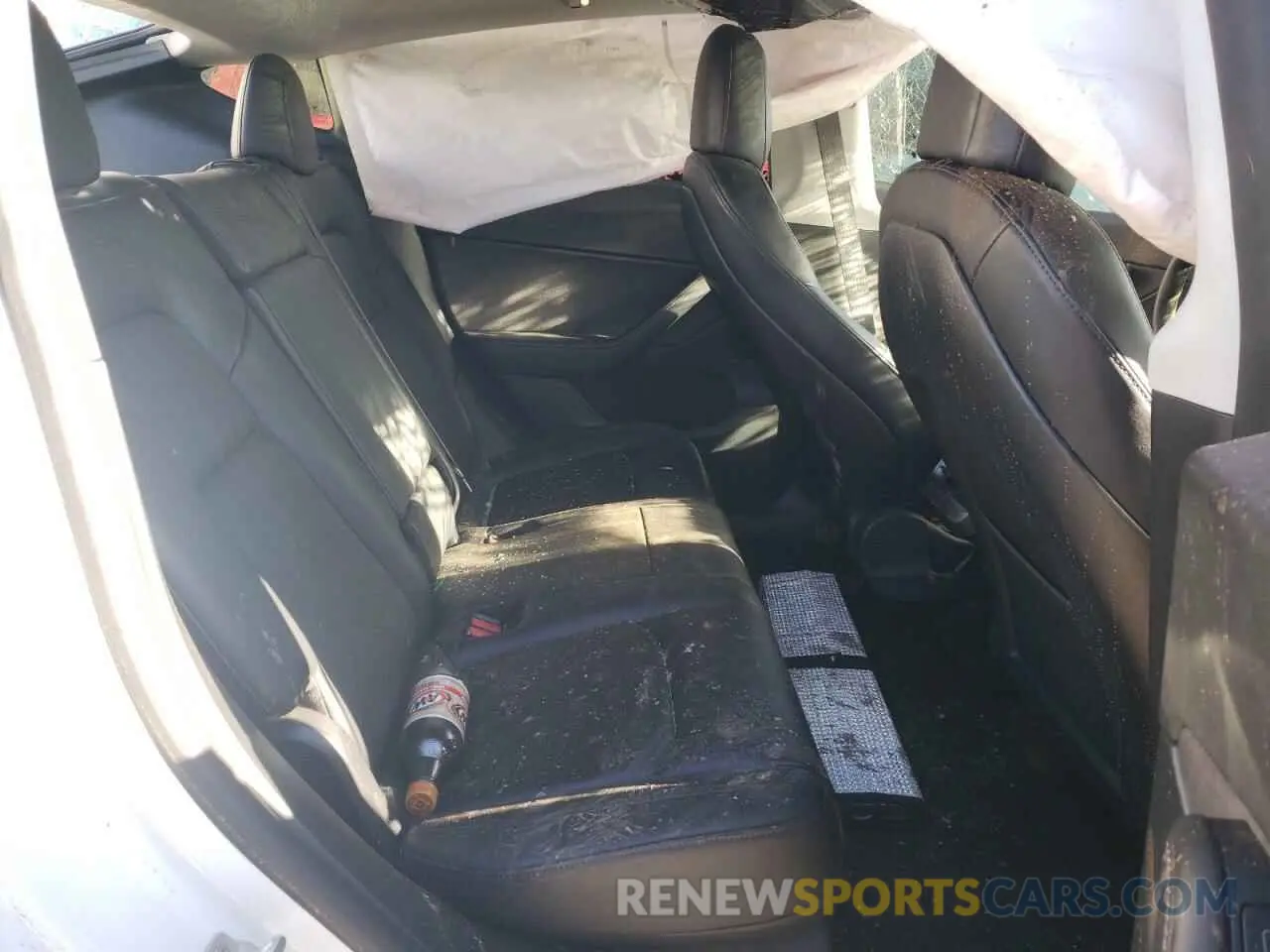 10 Photograph of a damaged car 5YJYGDEE4MF196641 TESLA MODEL Y 2021