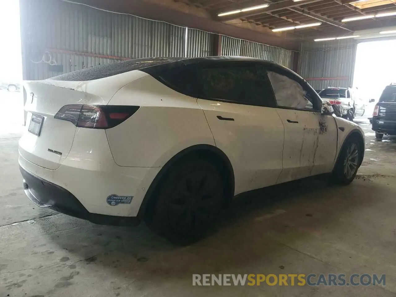 3 Photograph of a damaged car 5YJYGDEE4MF196641 TESLA MODEL Y 2021