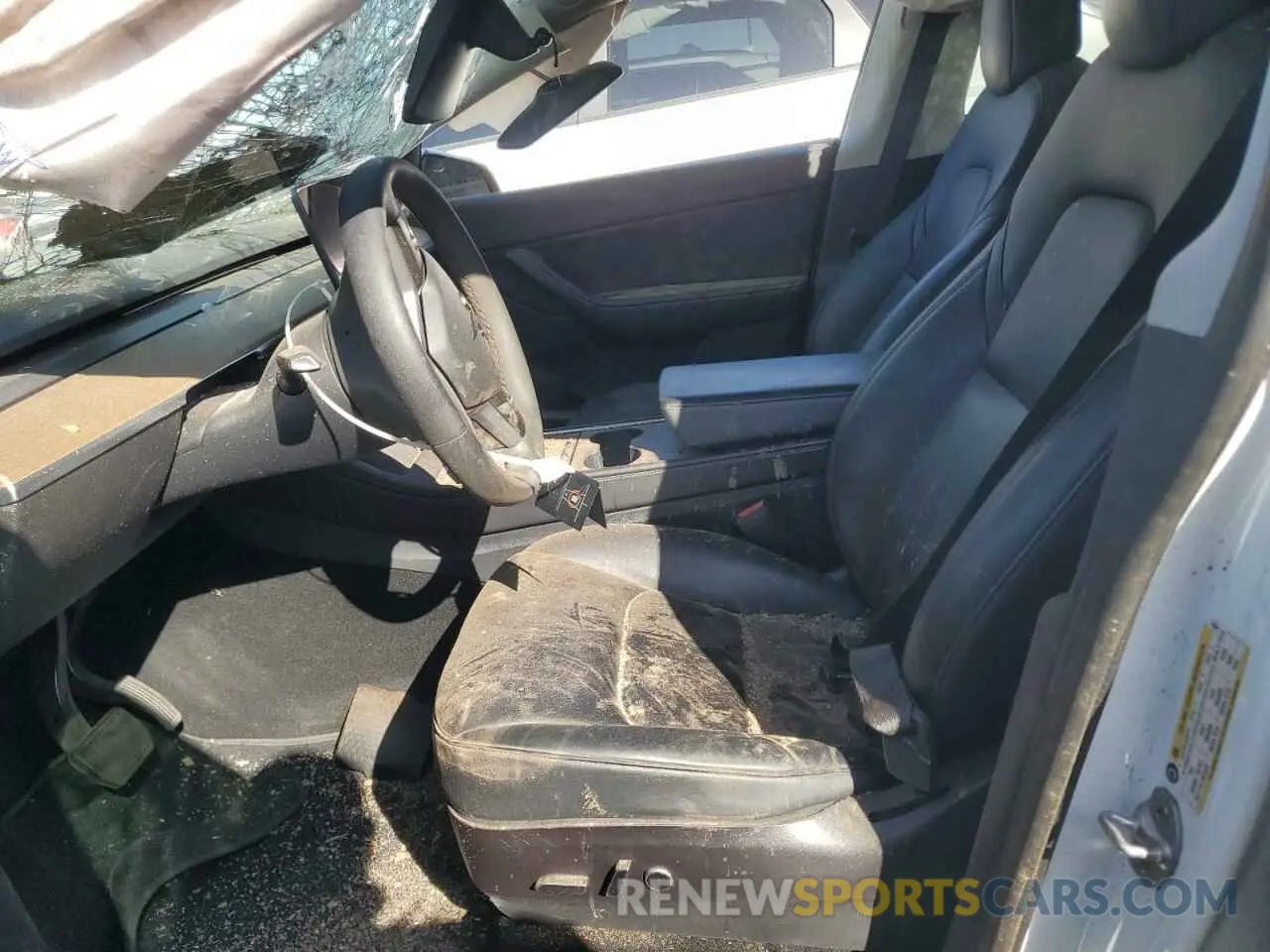 7 Photograph of a damaged car 5YJYGDEE4MF196641 TESLA MODEL Y 2021