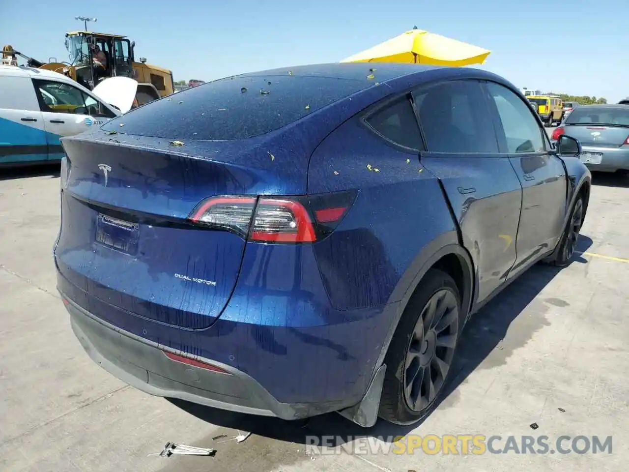 4 Photograph of a damaged car 5YJYGDEE4MF200817 TESLA MODEL Y 2021