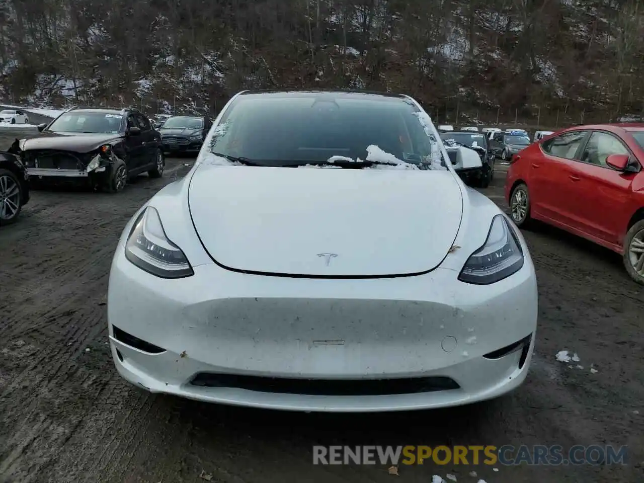 5 Photograph of a damaged car 5YJYGDEE4MF203684 TESLA MODEL Y 2021