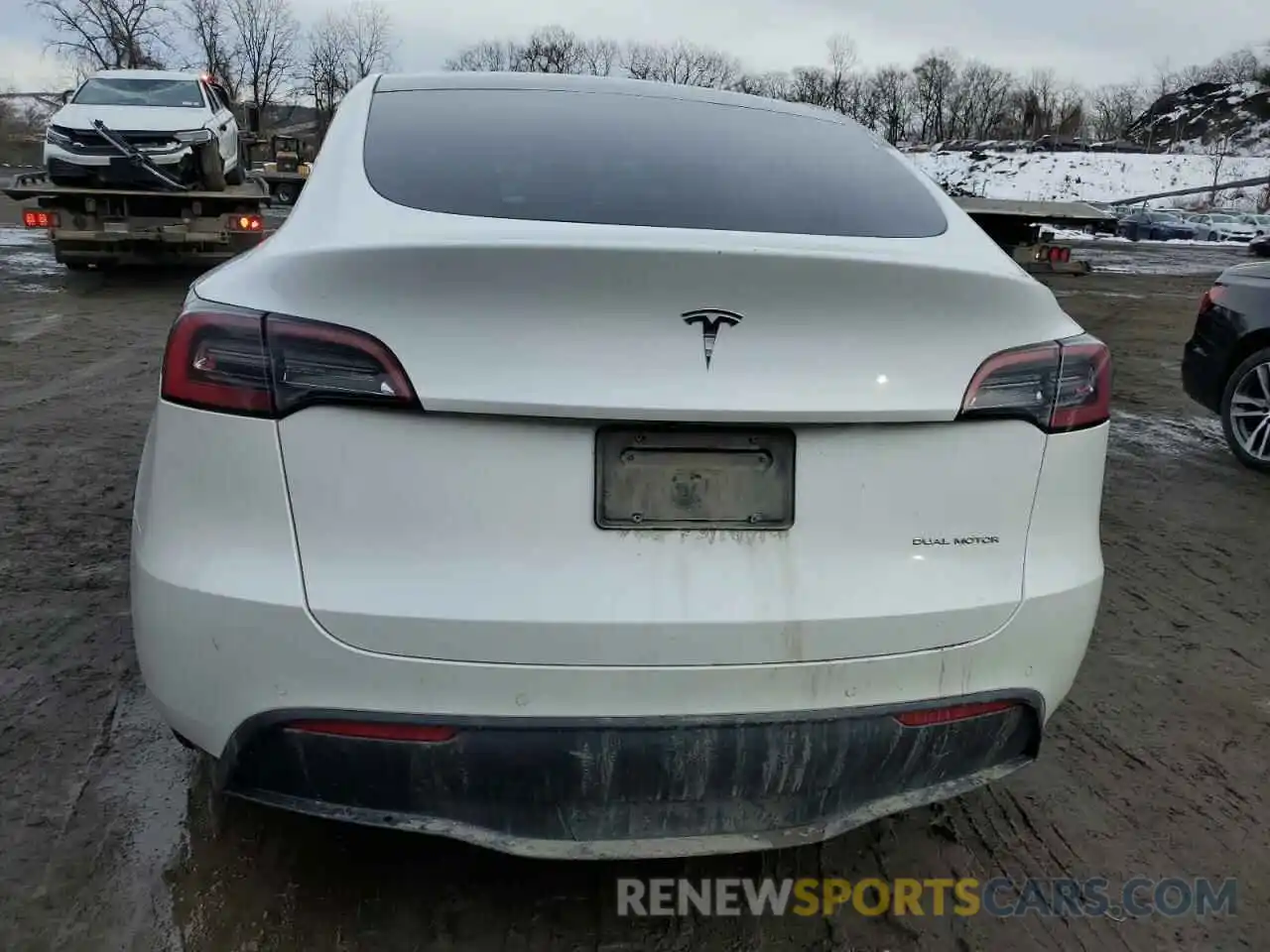 6 Photograph of a damaged car 5YJYGDEE4MF203684 TESLA MODEL Y 2021