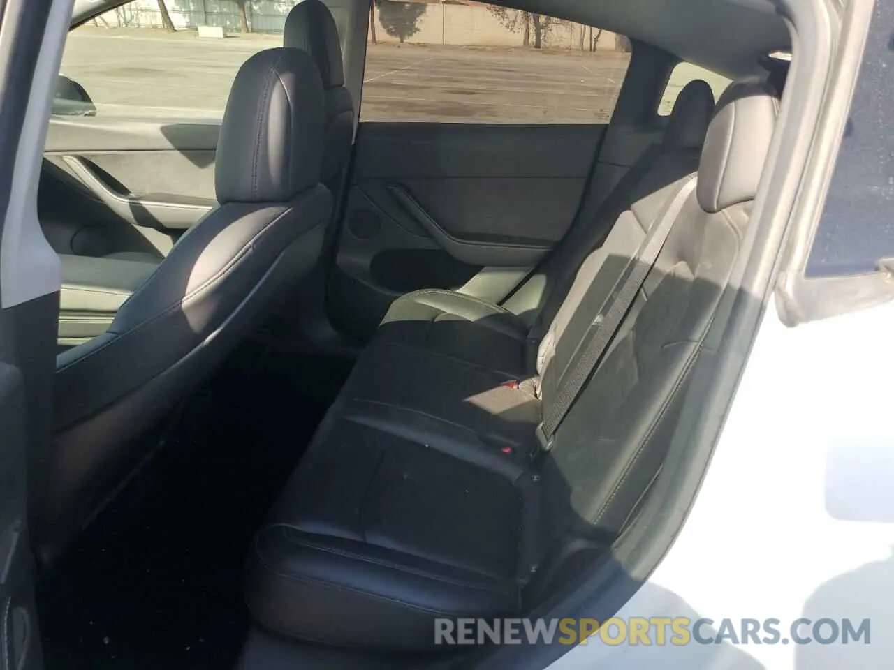 10 Photograph of a damaged car 5YJYGDEE4MF204219 TESLA MODEL Y 2021