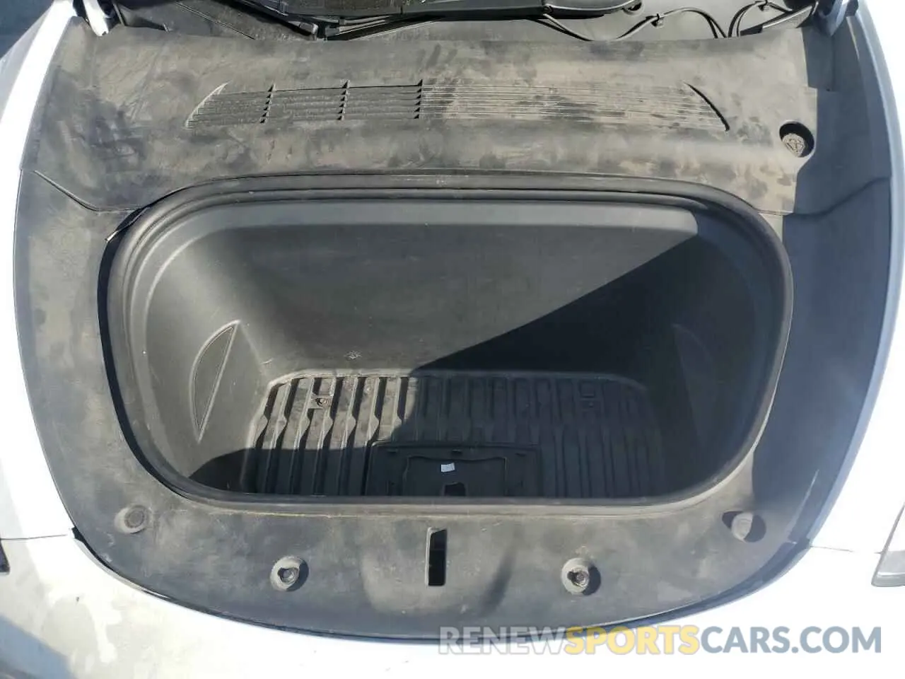11 Photograph of a damaged car 5YJYGDEE4MF204219 TESLA MODEL Y 2021