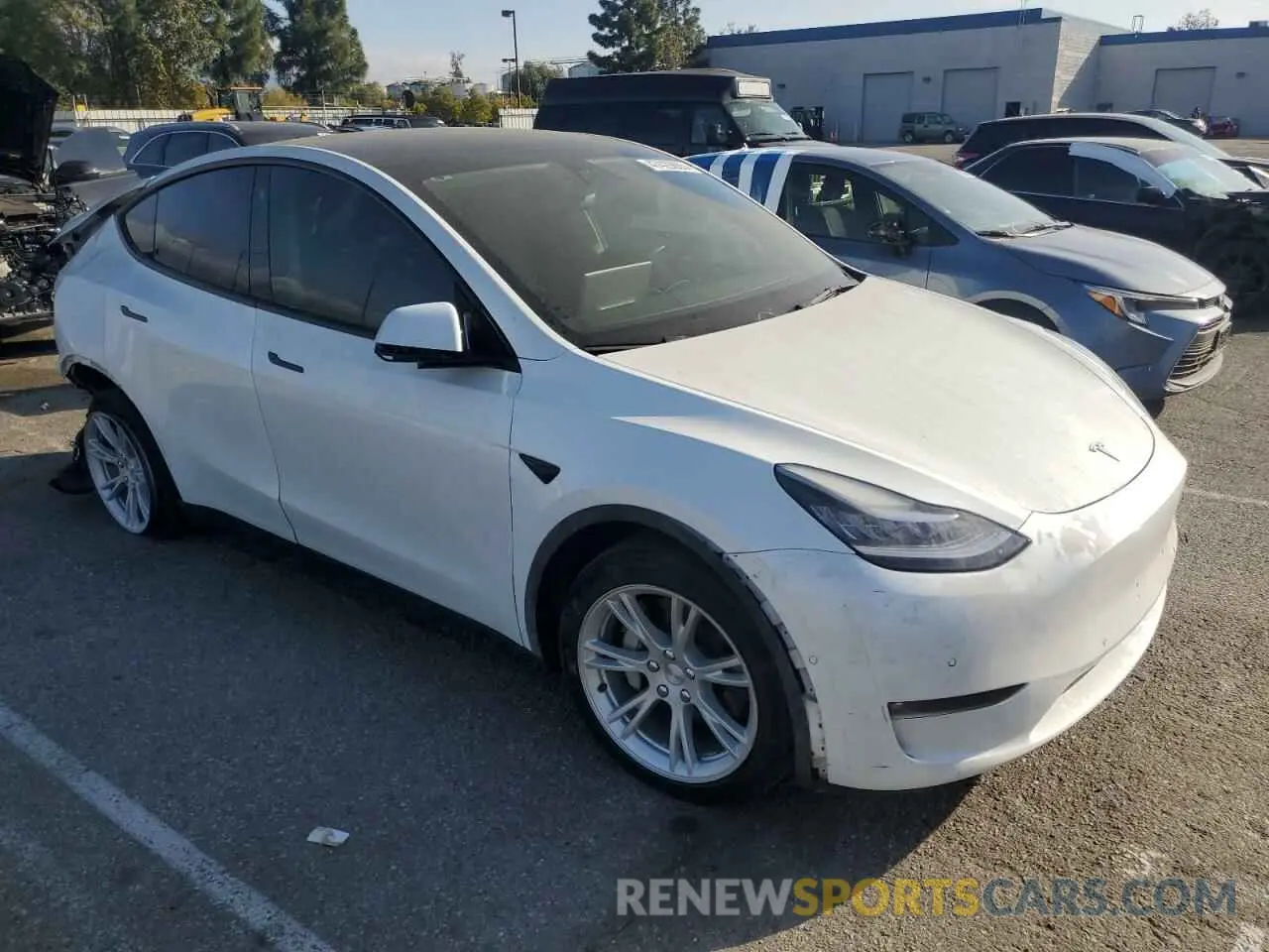 4 Photograph of a damaged car 5YJYGDEE4MF204219 TESLA MODEL Y 2021