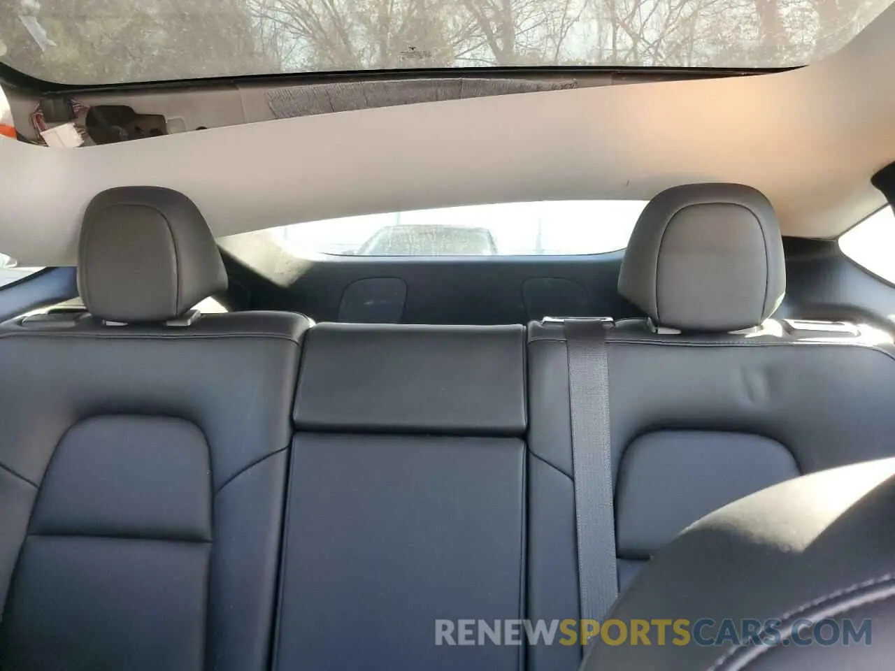 10 Photograph of a damaged car 5YJYGDEE4MF208593 TESLA MODEL Y 2021