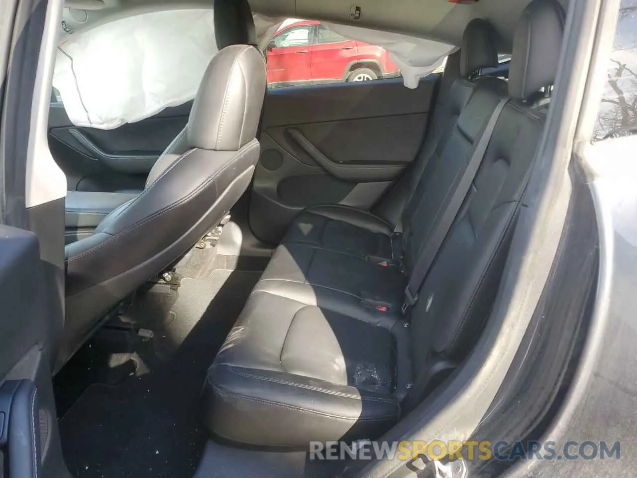 11 Photograph of a damaged car 5YJYGDEE4MF208593 TESLA MODEL Y 2021