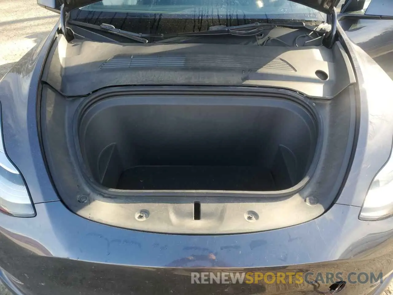 13 Photograph of a damaged car 5YJYGDEE4MF208593 TESLA MODEL Y 2021