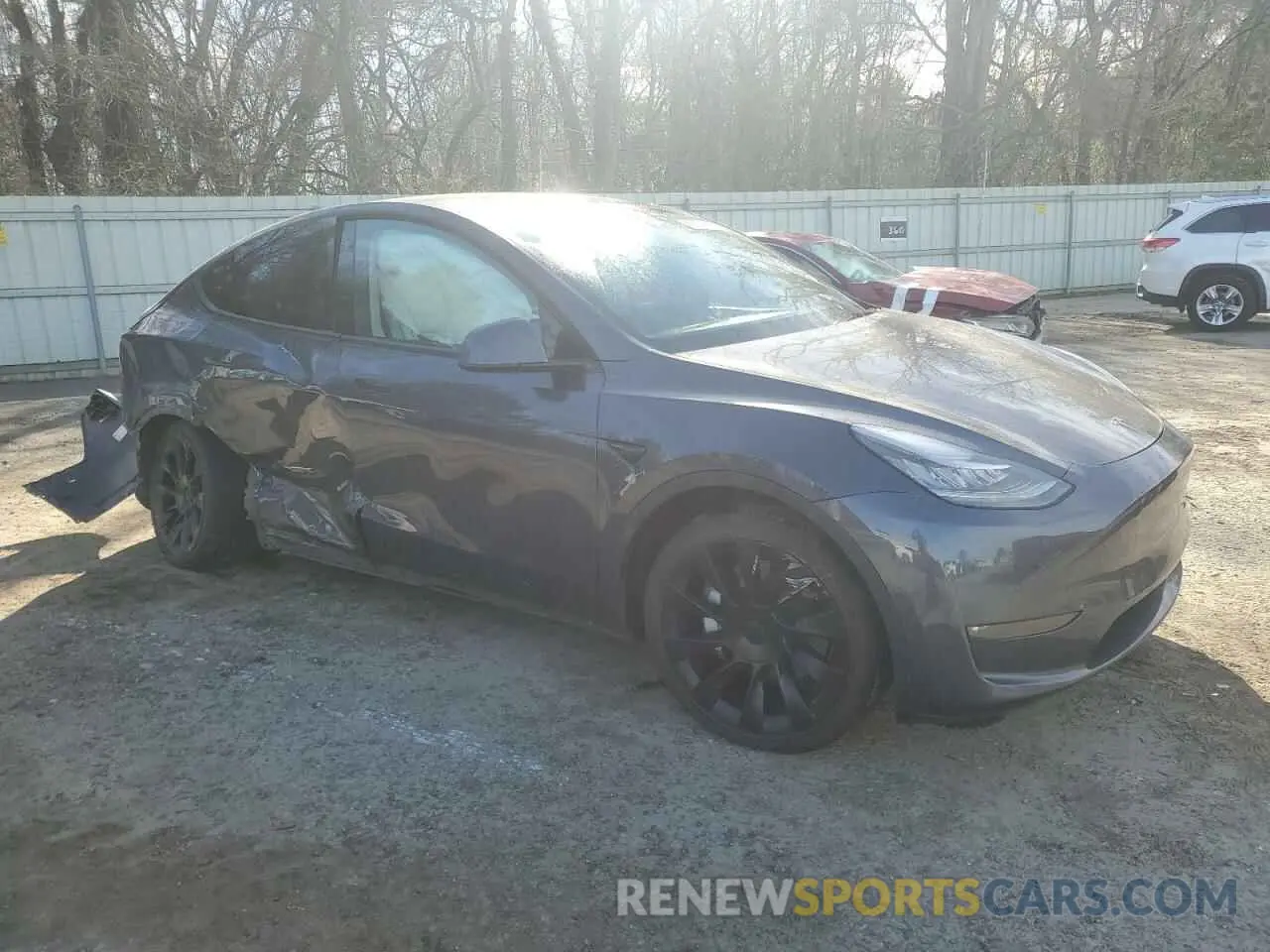 4 Photograph of a damaged car 5YJYGDEE4MF208593 TESLA MODEL Y 2021