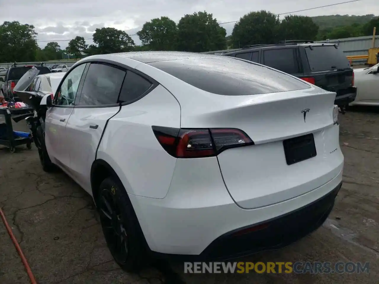 3 Photograph of a damaged car 5YJYGDEE4MF209310 TESLA MODEL Y 2021