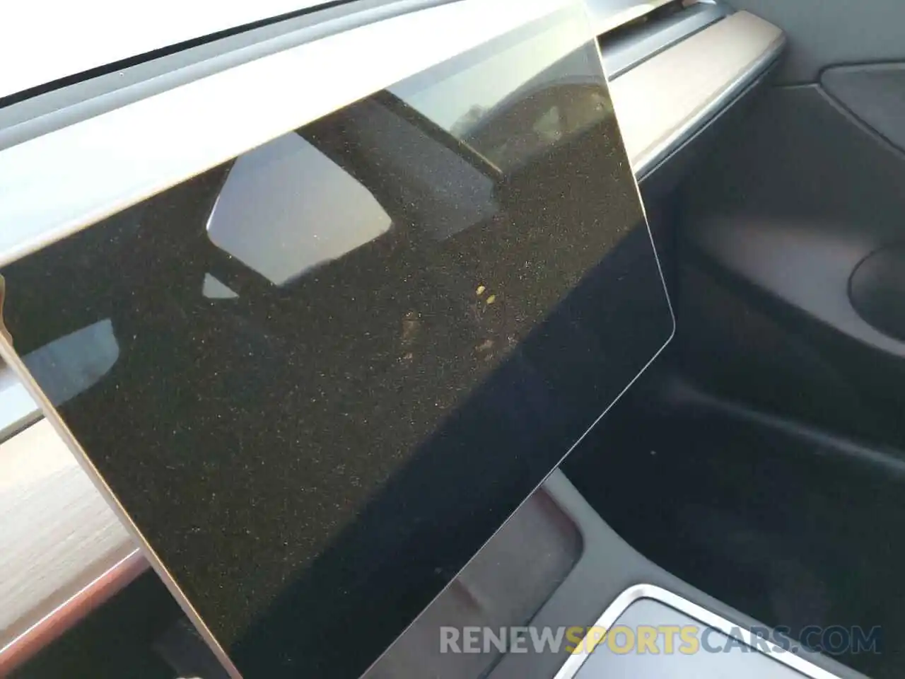 8 Photograph of a damaged car 5YJYGDEE4MF227127 TESLA MODEL Y 2021