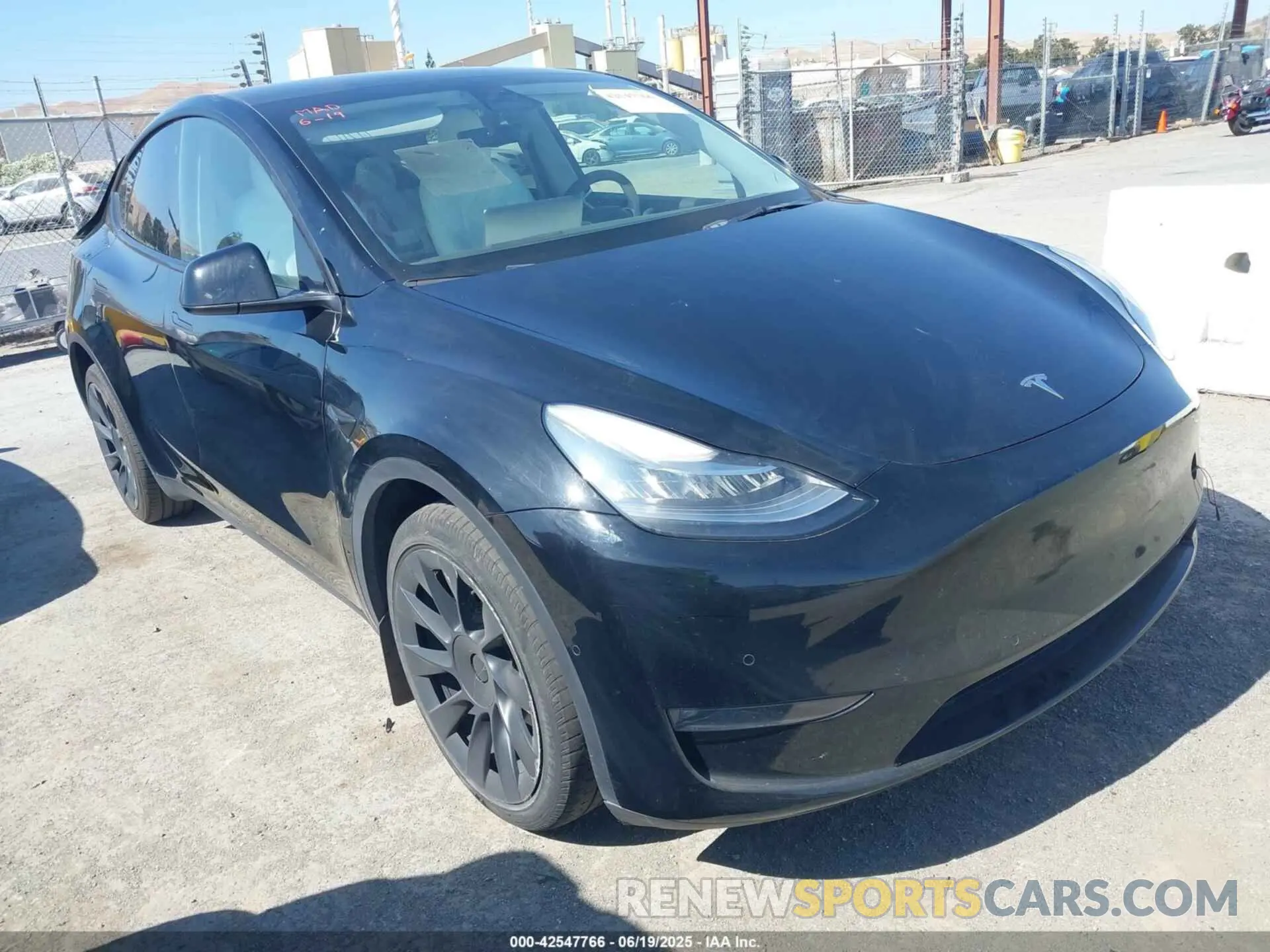 1 Photograph of a damaged car 5YJYGDEE4MF230965 TESLA MODEL Y 2021