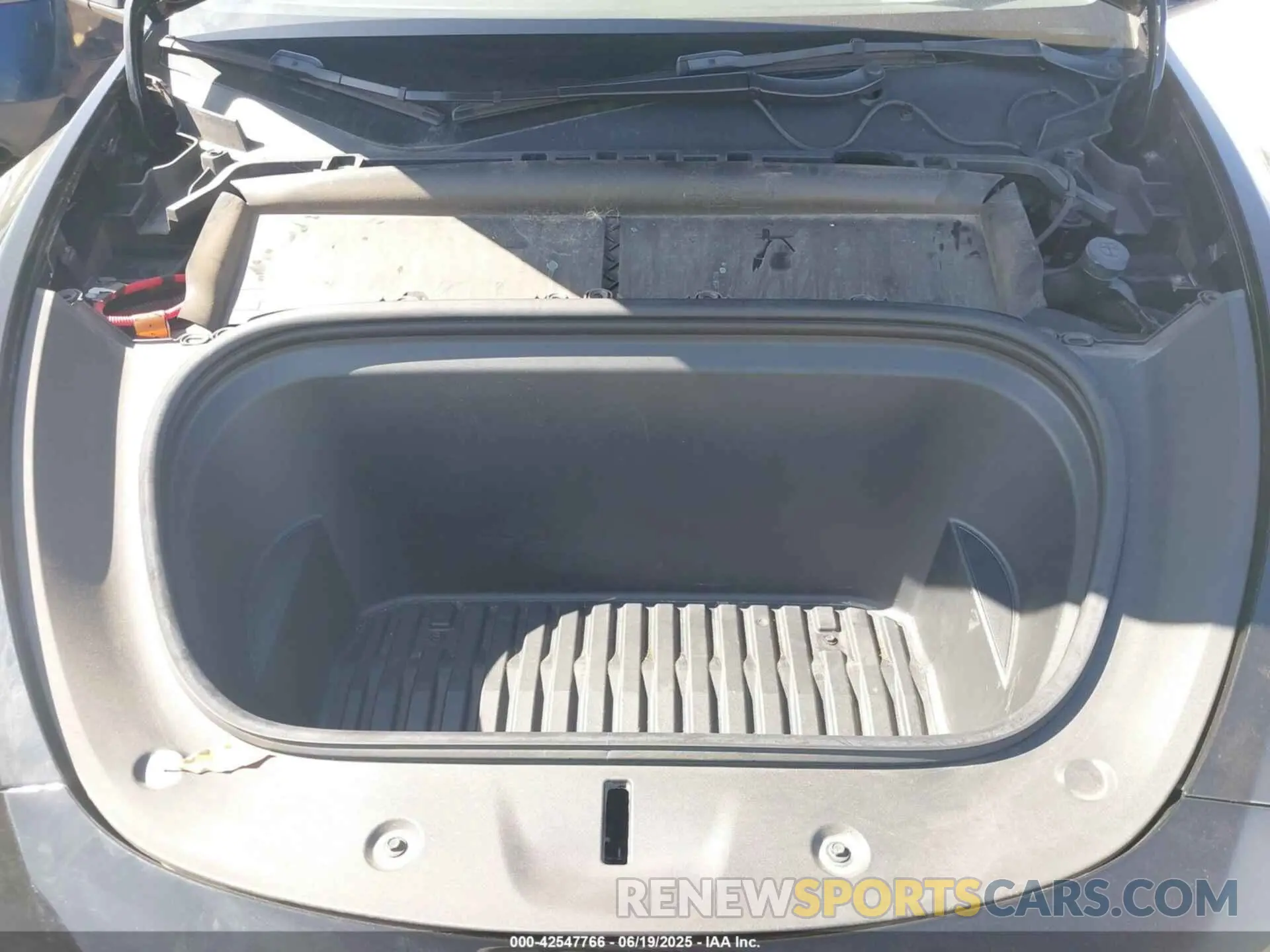 10 Photograph of a damaged car 5YJYGDEE4MF230965 TESLA MODEL Y 2021