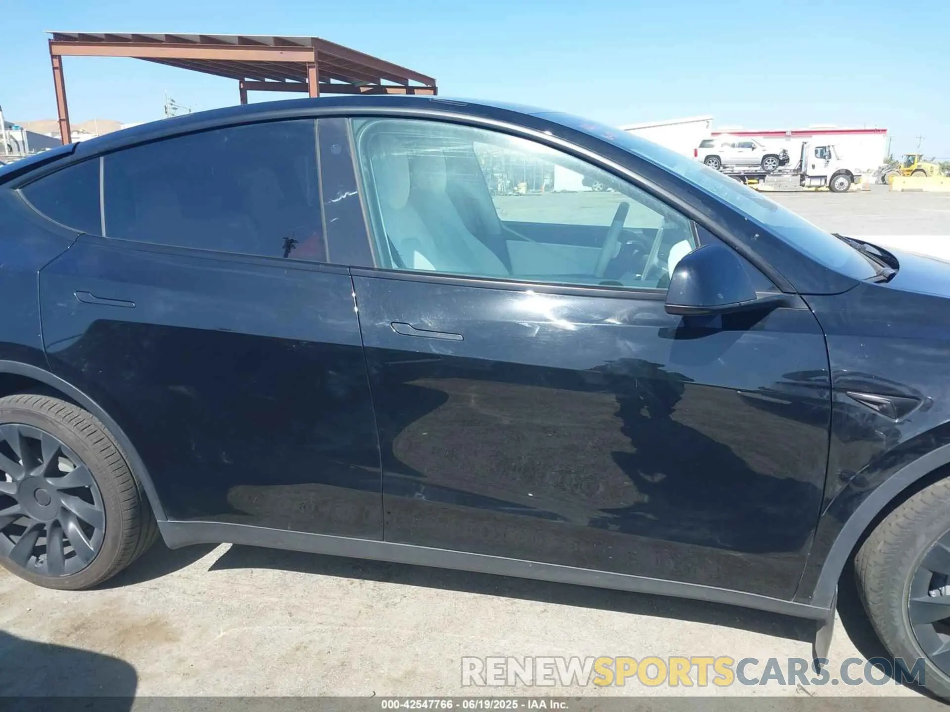 14 Photograph of a damaged car 5YJYGDEE4MF230965 TESLA MODEL Y 2021