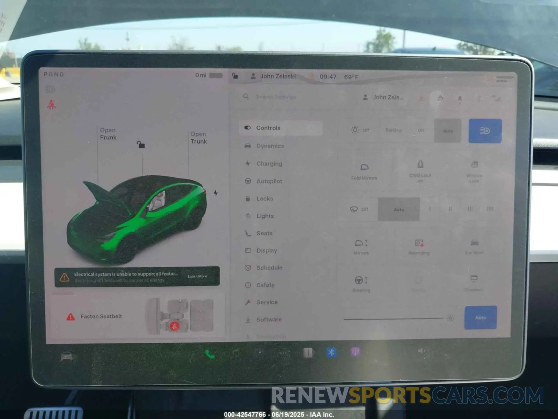 19 Photograph of a damaged car 5YJYGDEE4MF230965 TESLA MODEL Y 2021