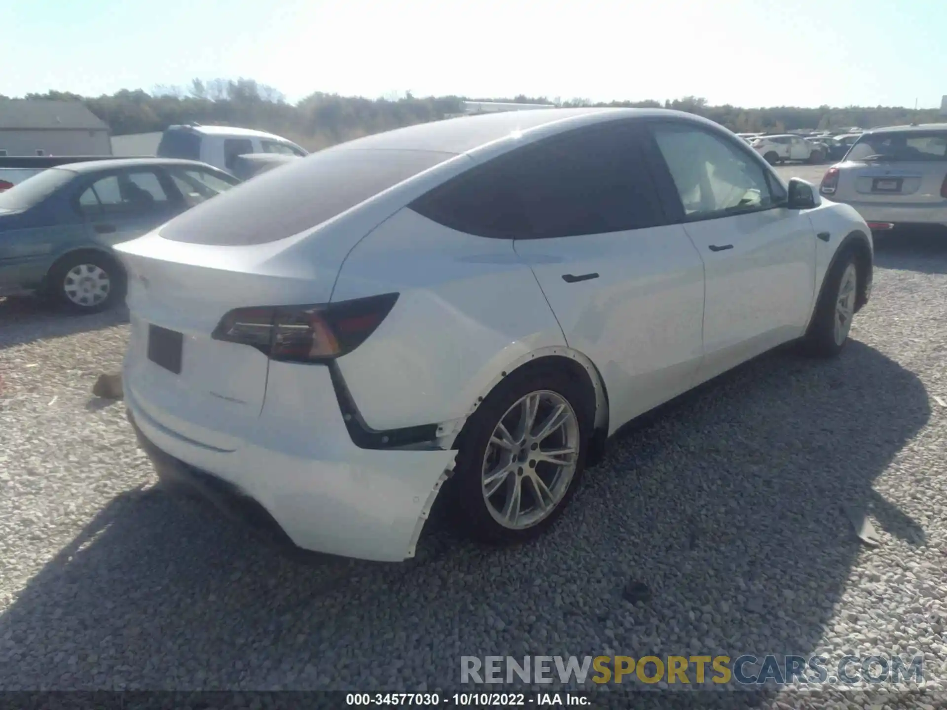 4 Photograph of a damaged car 5YJYGDEE4MF239519 TESLA MODEL Y 2021