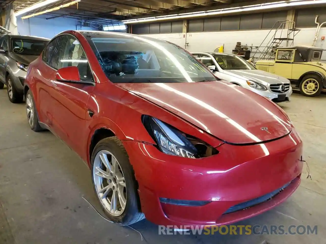 1 Photograph of a damaged car 5YJYGDEE4MF250388 TESLA MODEL Y 2021