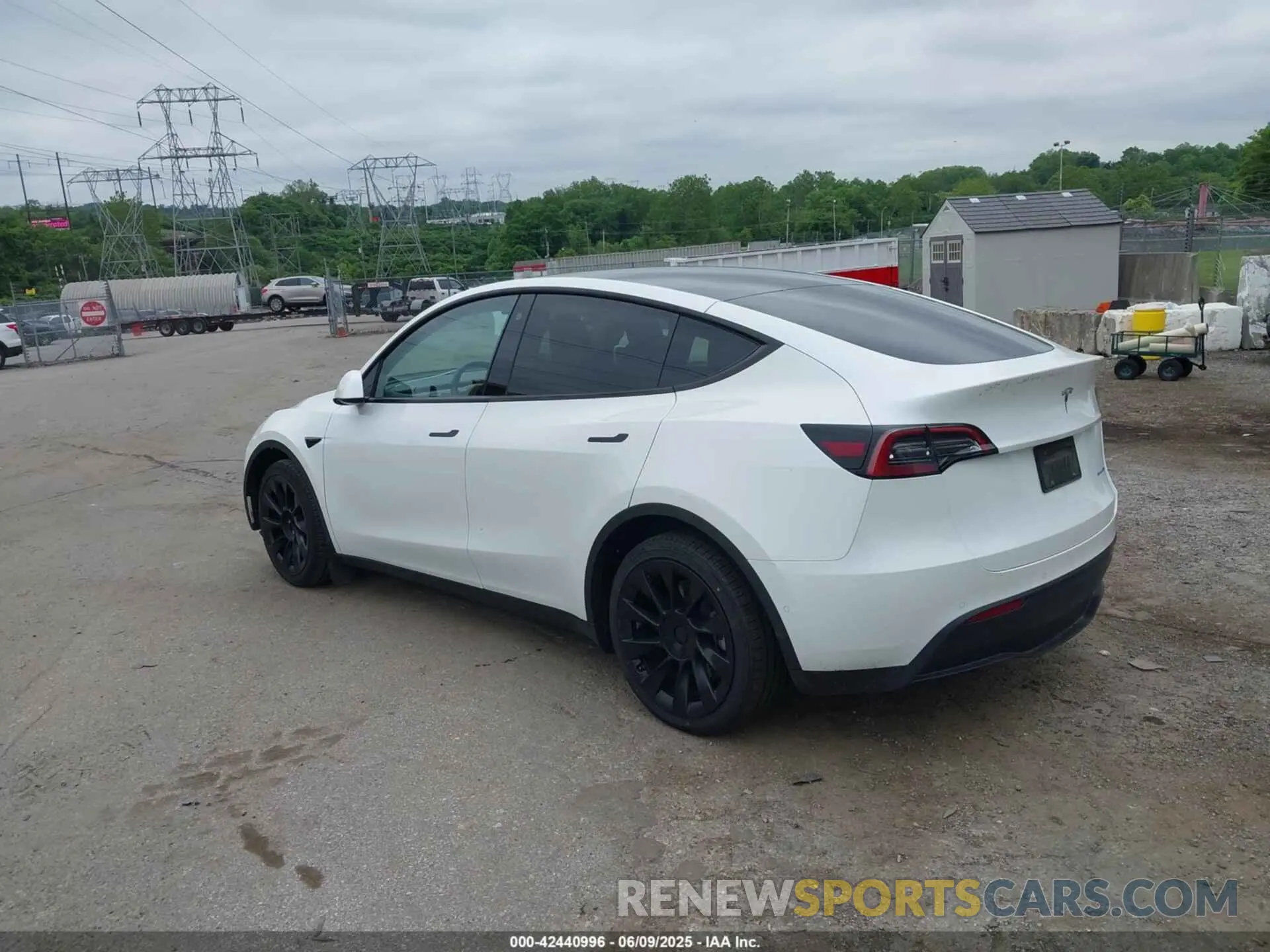 3 Photograph of a damaged car 5YJYGDEE4MF262685 TESLA MODEL Y 2021