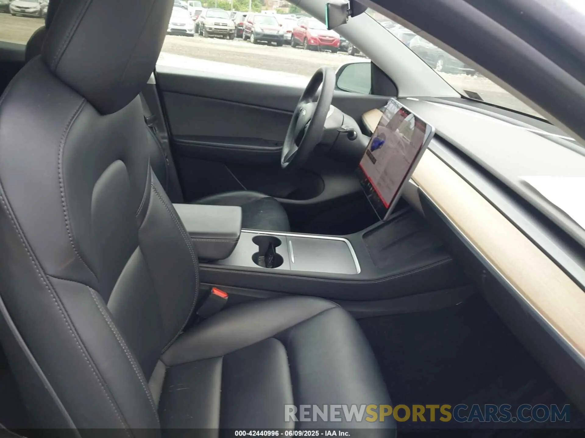 5 Photograph of a damaged car 5YJYGDEE4MF262685 TESLA MODEL Y 2021