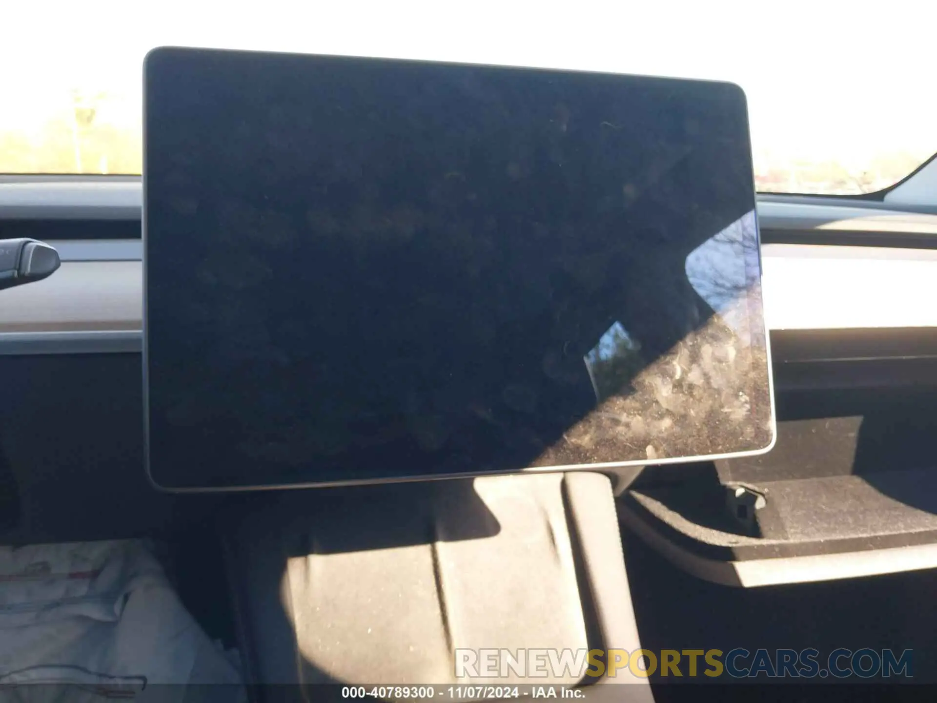 16 Photograph of a damaged car 5YJYGDEE4MF284752 TESLA MODEL Y 2021