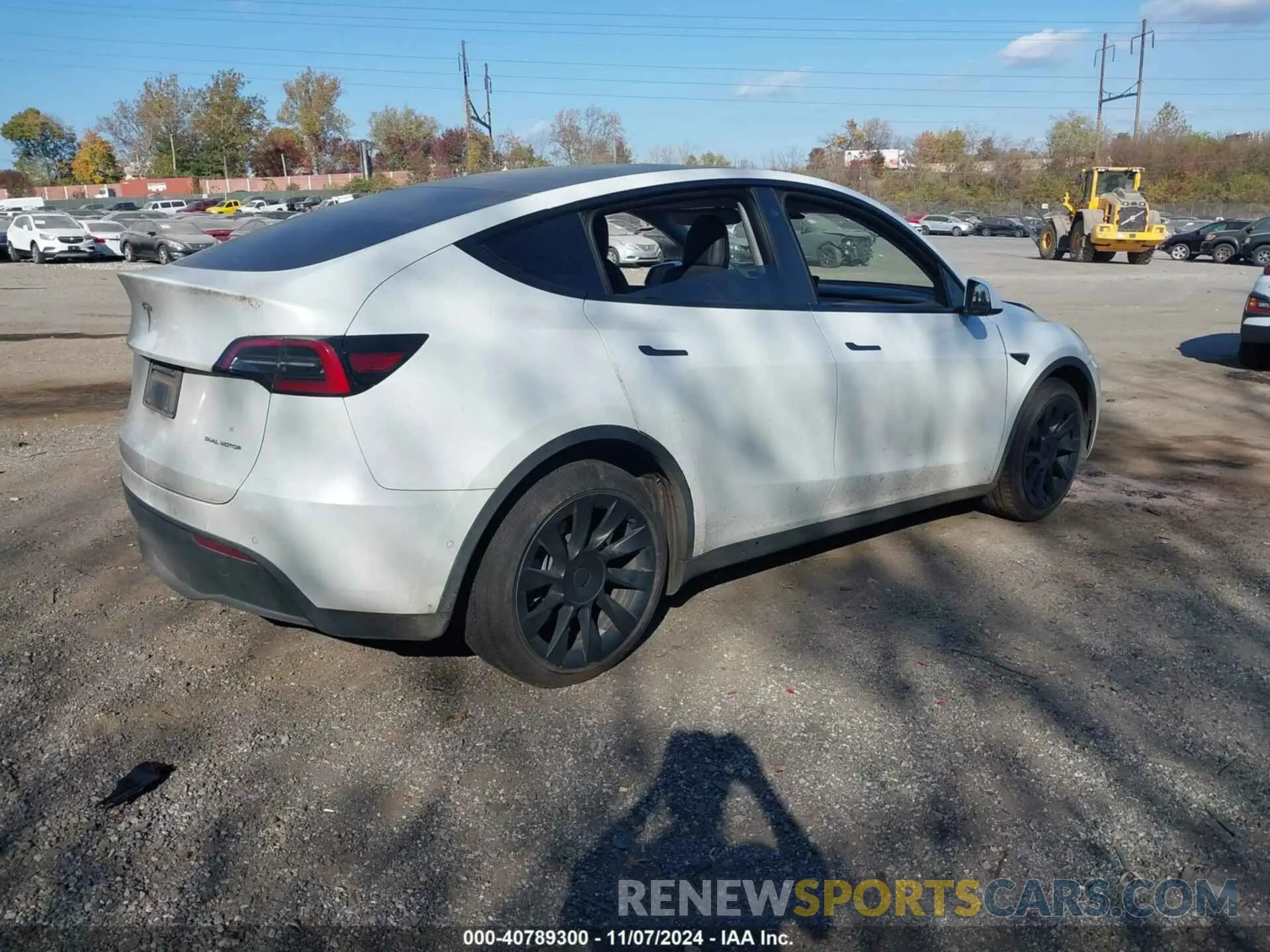 4 Photograph of a damaged car 5YJYGDEE4MF284752 TESLA MODEL Y 2021