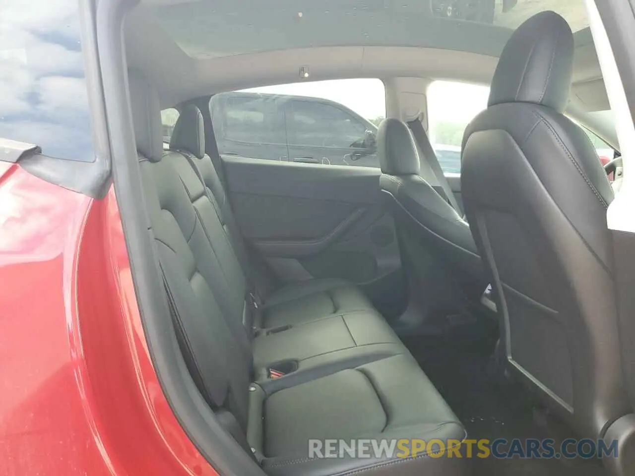 10 Photograph of a damaged car 5YJYGDEE4MF297663 TESLA MODEL Y 2021