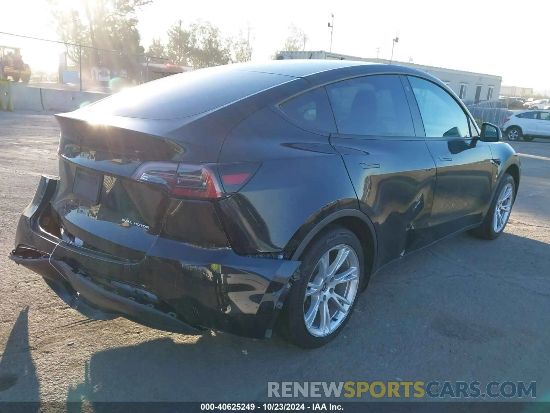 4 Photograph of a damaged car 5YJYGDEE4MF299459 TESLA MODEL Y 2021