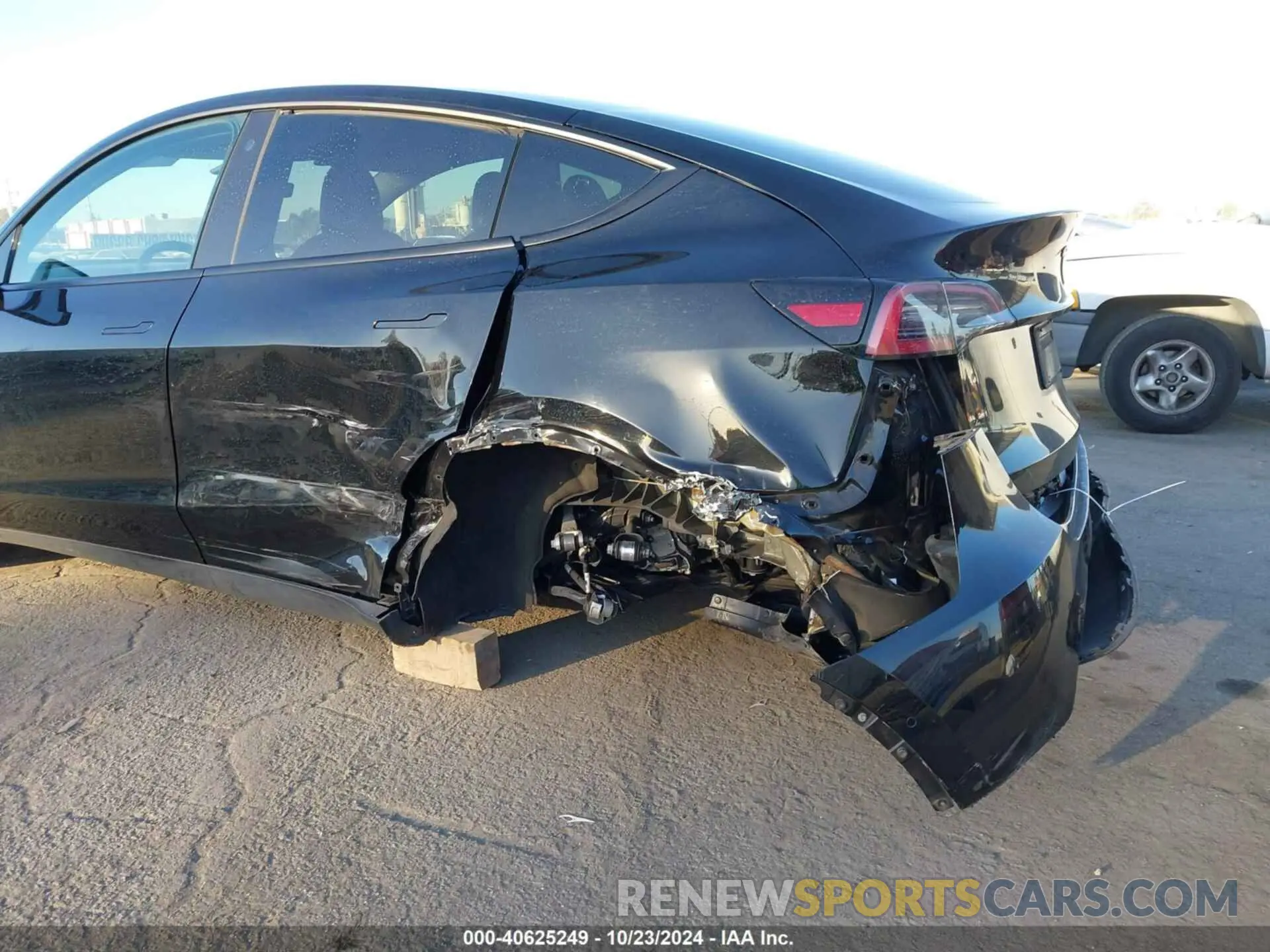 6 Photograph of a damaged car 5YJYGDEE4MF299459 TESLA MODEL Y 2021