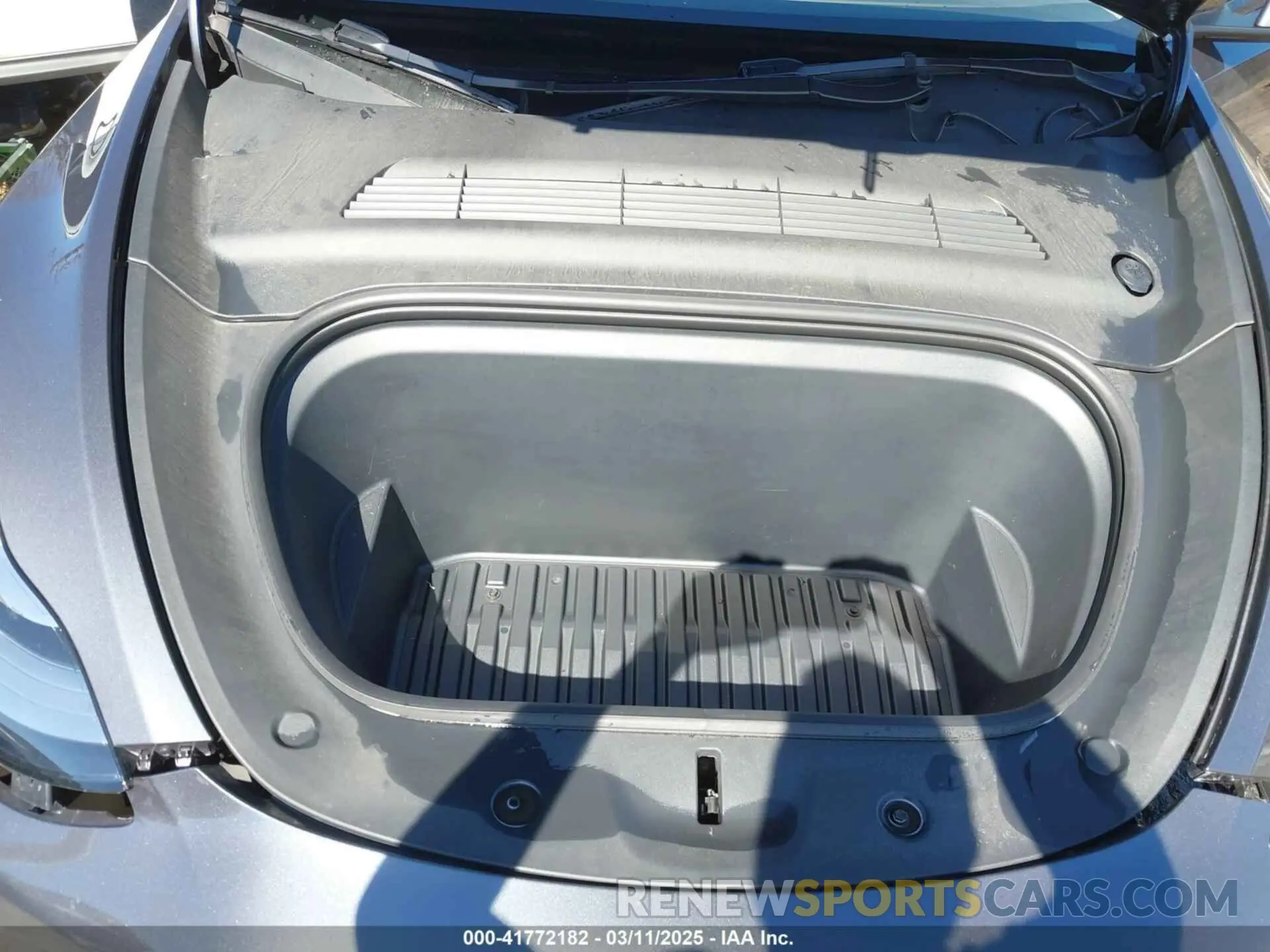 10 Photograph of a damaged car 5YJYGDEE4MF300531 TESLA MODEL Y 2021