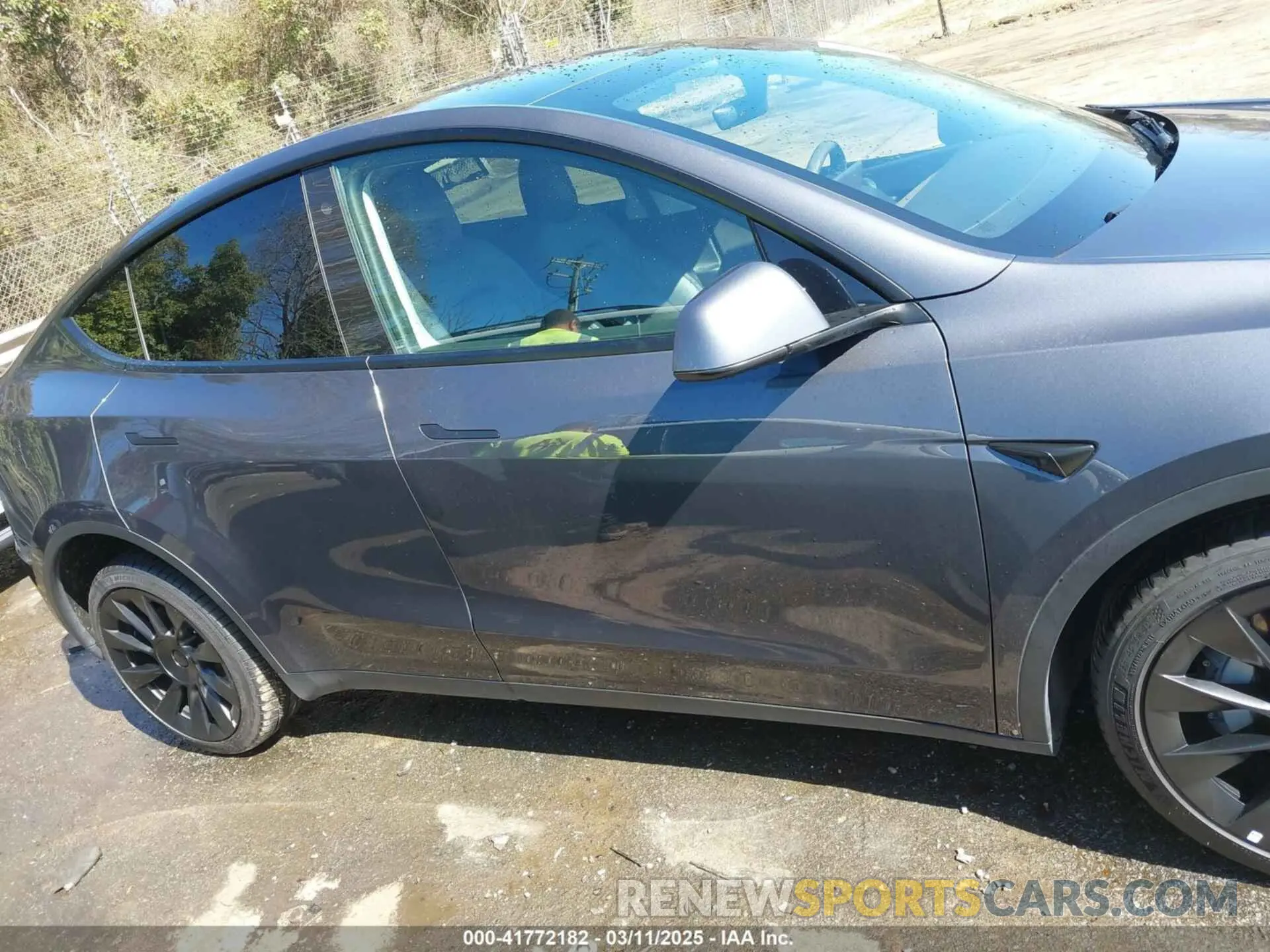 13 Photograph of a damaged car 5YJYGDEE4MF300531 TESLA MODEL Y 2021