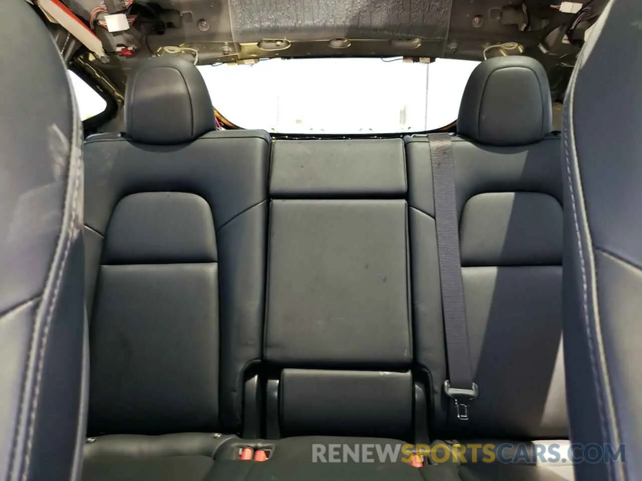 10 Photograph of a damaged car 5YJYGDEE5MF060325 TESLA MODEL Y 2021